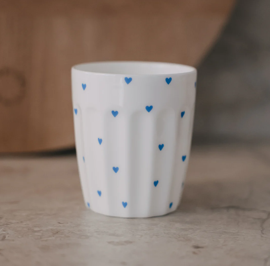 Becher kleine Herzen hellblau