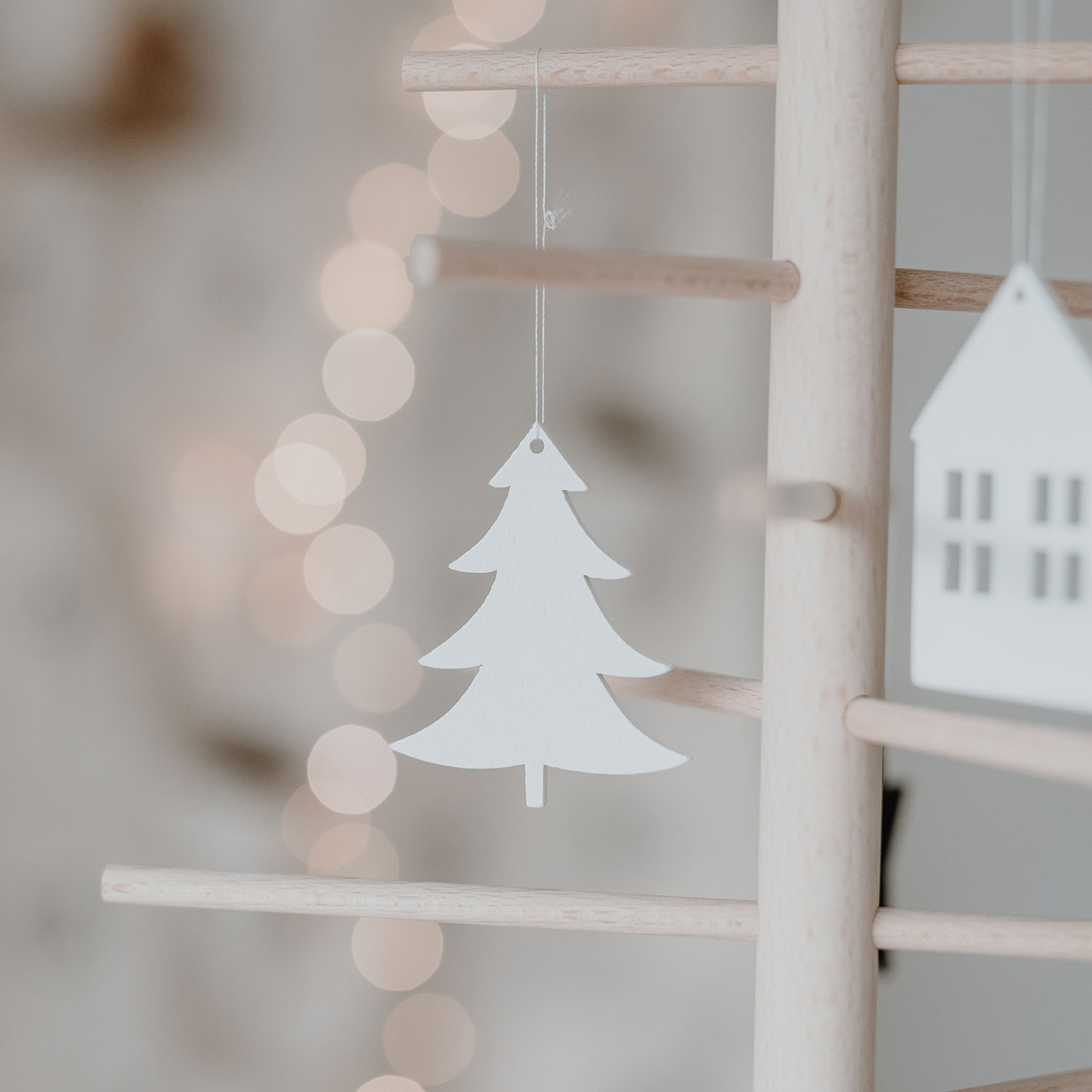 Holzanhänger 8er -  Set Tanne weiß