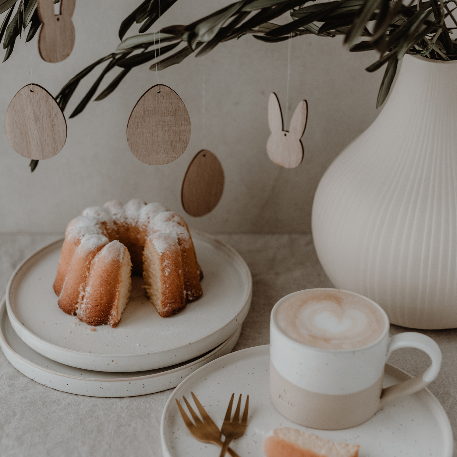 Holzanhänger 8er Set Eier Natur