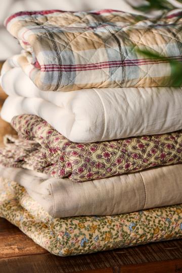 Quilt Streifenmuster rot/grau/blau/beige
