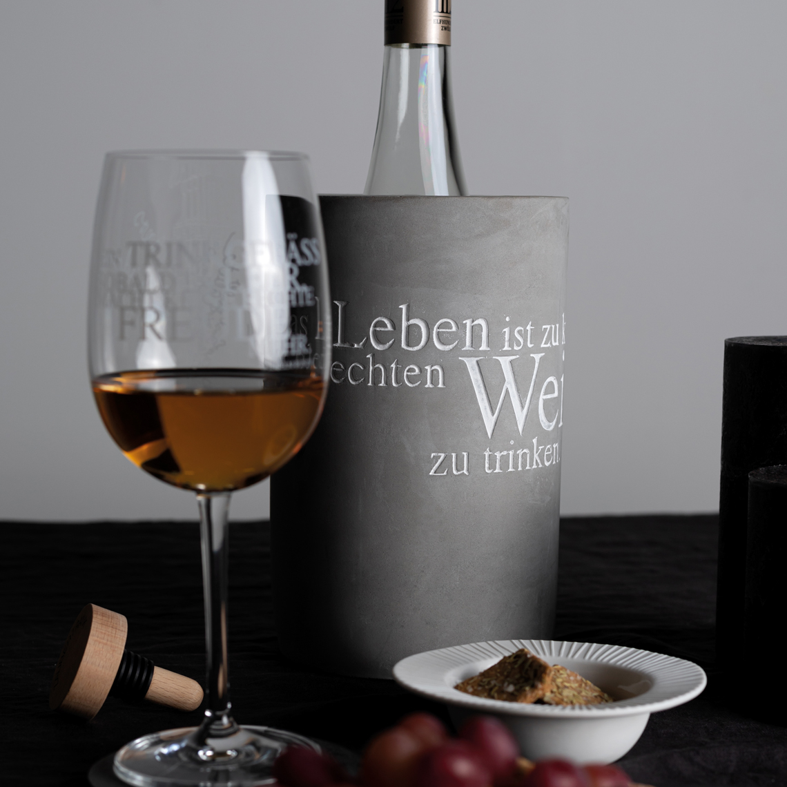 POESIE ET TABLE Vino Beton Flaschenkühler Das Leben ist zu kurz...