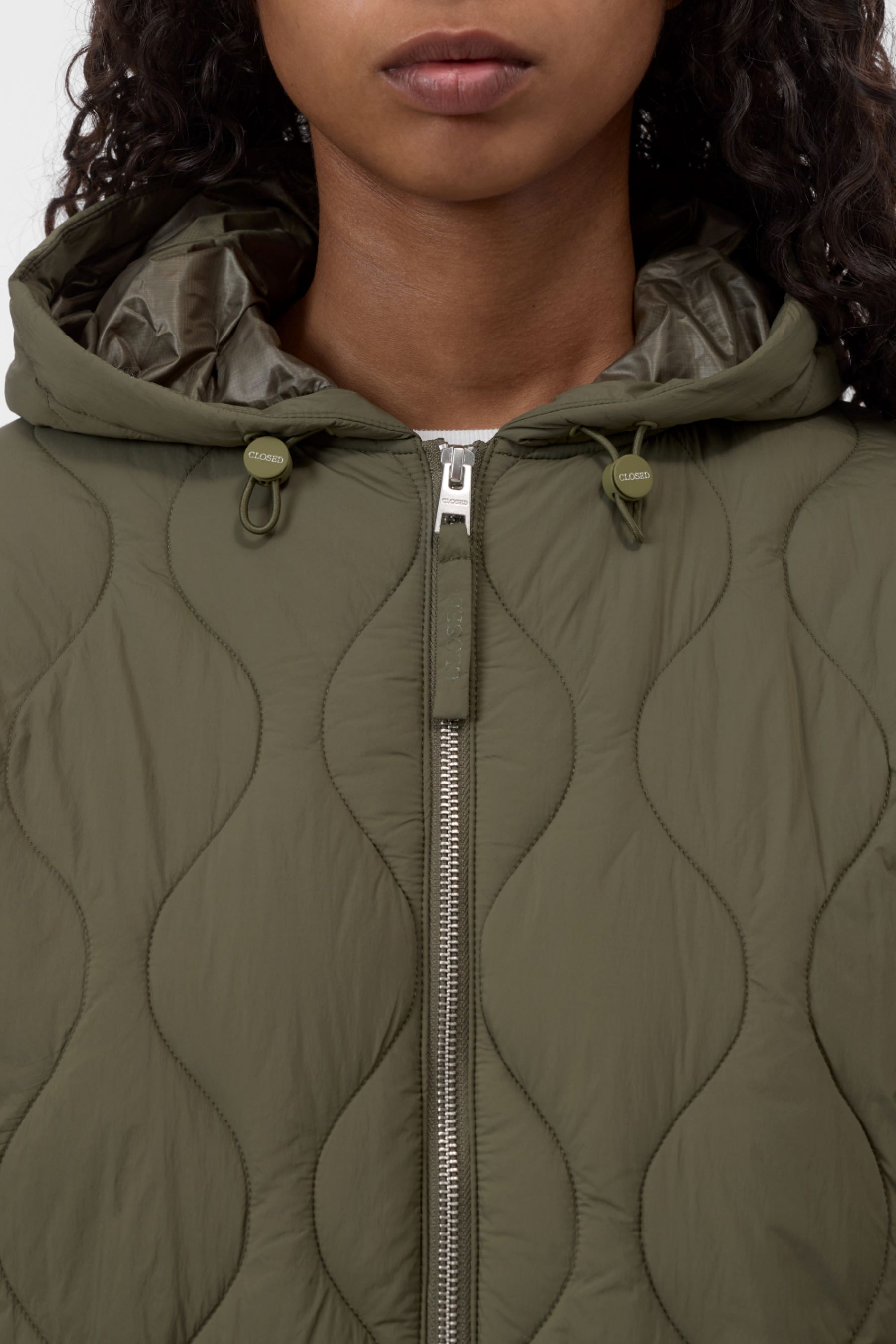 Steppjacke mit Kapuze